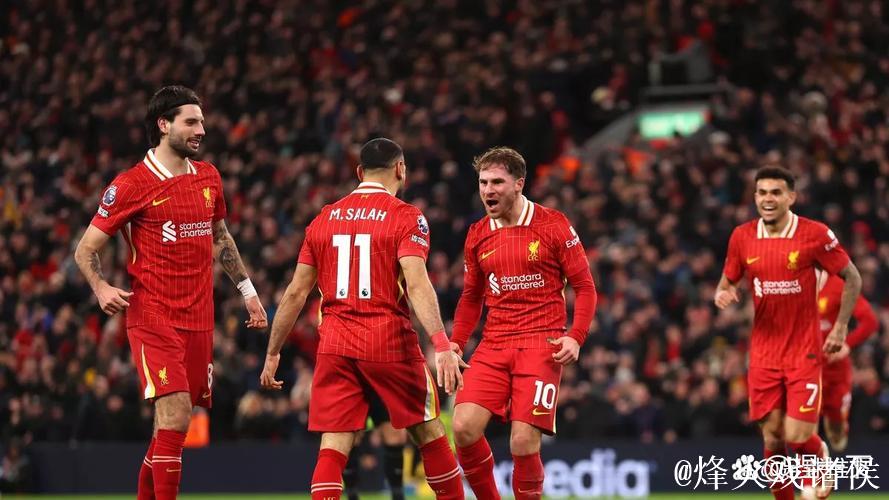 英超格局：阿森纳遭两强追击，曼联利物浦并列，焦点对决引爆下轮